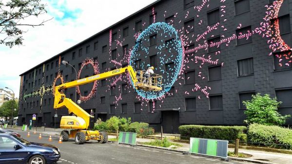 پروژه چرخه قمری با هنر اوریگامی روی ساختمان