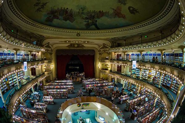 تبدیل آمفی‌تئاتر ۱۰۰ ساله‌ به کتاب فروشی در آرژانتین