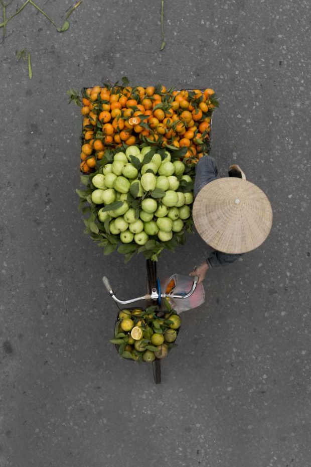 عکاسی از فروشندگان دوره گرد در شهر هانوی